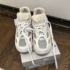 New Balance 992 Sneakers in Light Gray and Cream